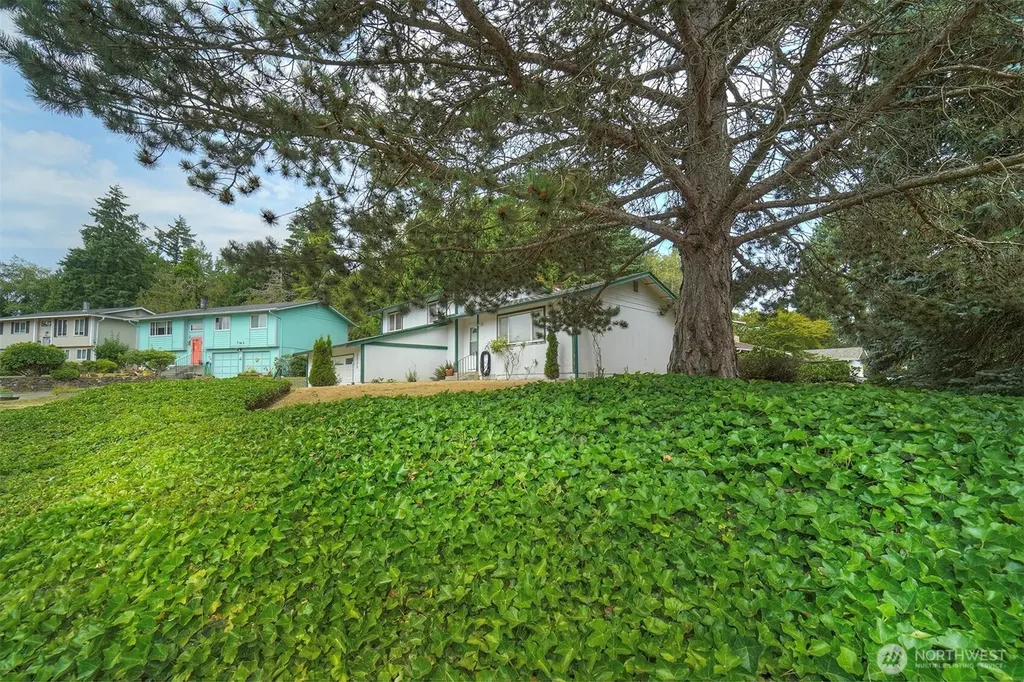 7085 Thebes Street NE Bremerton WA 98311