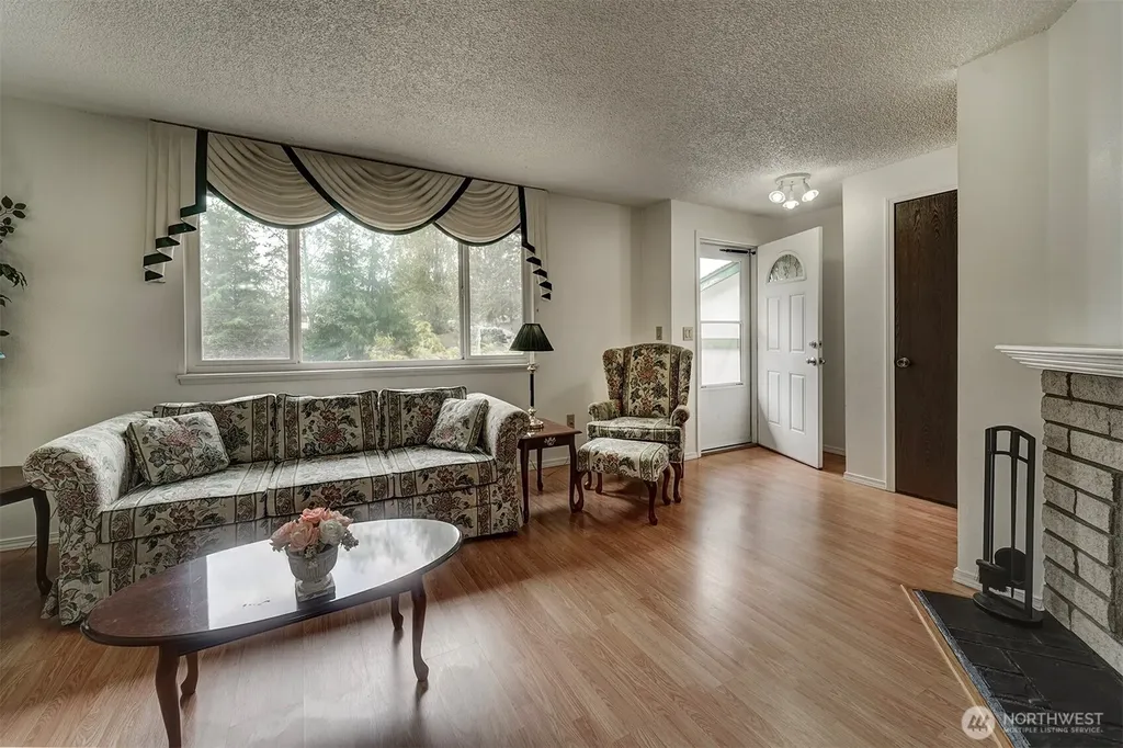 7085 Thebes Street NE Bremerton WA 98311