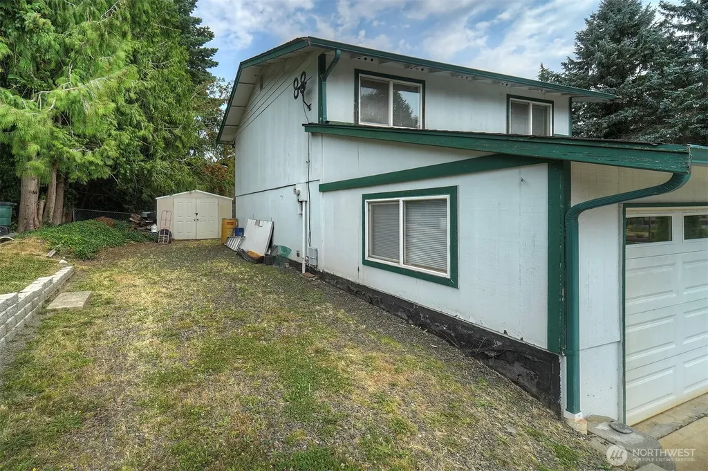 7085 Thebes Street NE Bremerton WA 98311