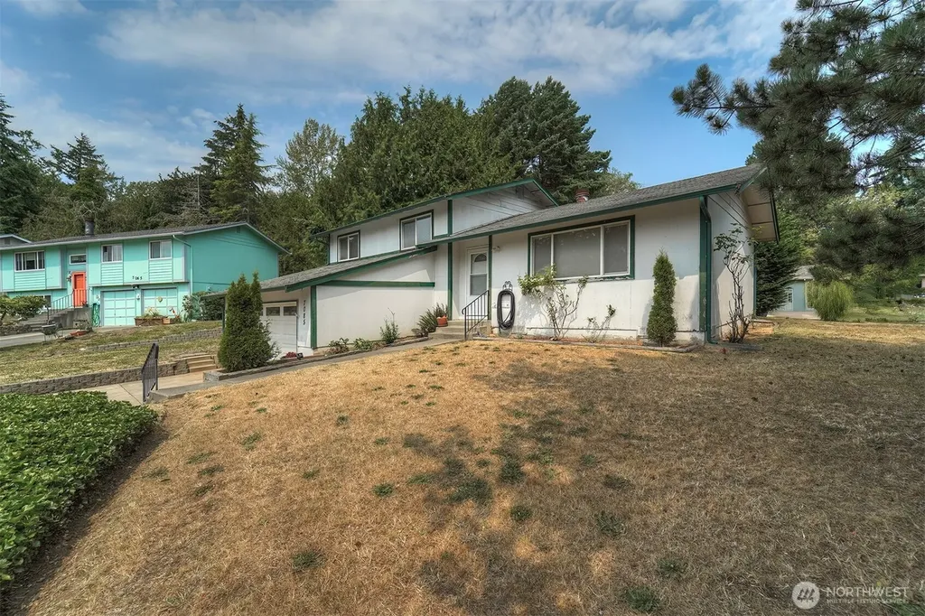 7085 Thebes Street NE Bremerton WA 98311