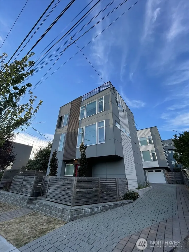 2614 SW Genesee Street Seattle WA 98126