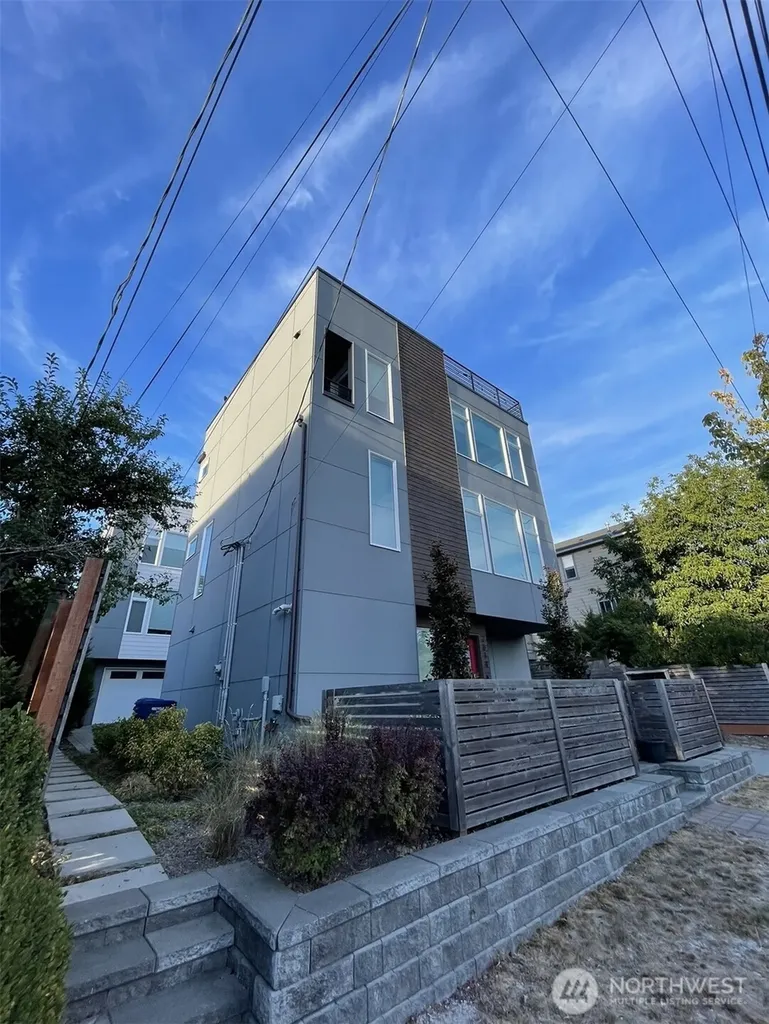 2614 SW Genesee Street Seattle WA 98126