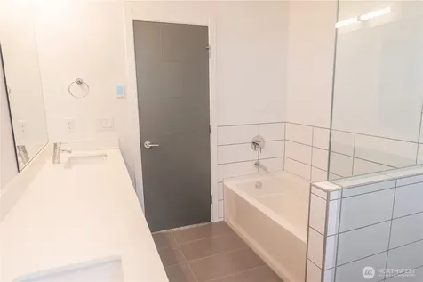 2614 SW Genesee Street Seattle WA 98126