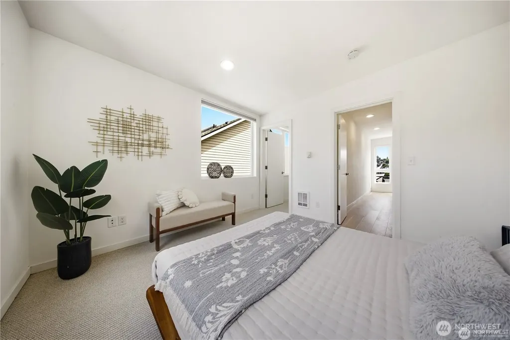 3045 21st Avenue W Seattle WA 98199