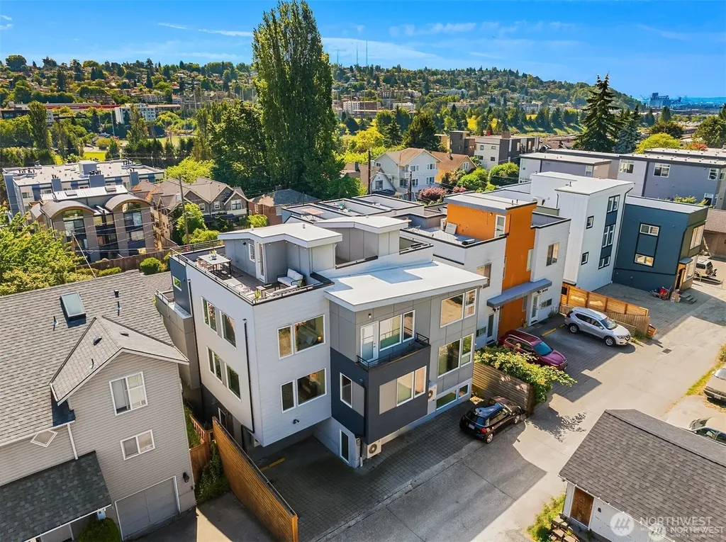 3045 21st Avenue W Seattle WA 98199