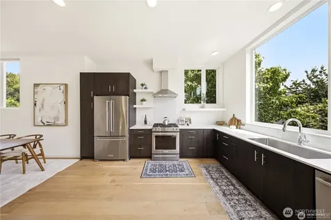 3045 21st Avenue W Seattle WA 98199