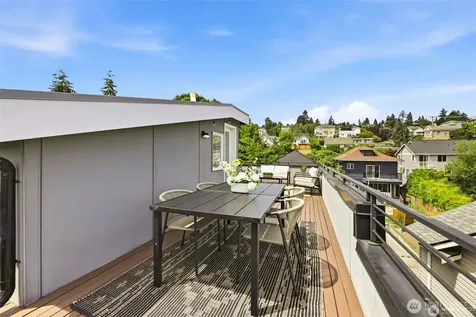 3045 21st Avenue W Seattle WA 98199