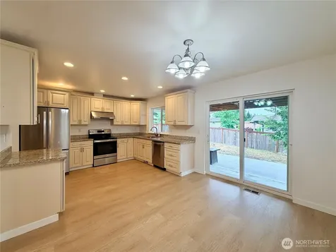 1034 S 74th Street Tacoma WA 98408