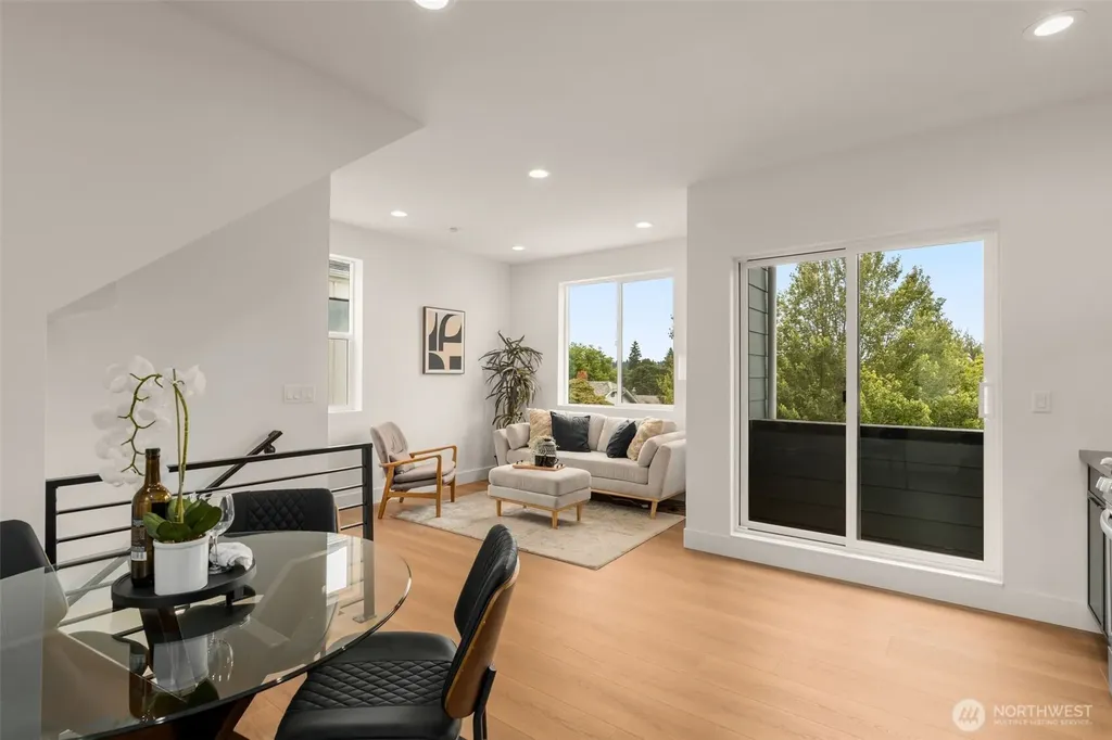 7403 Dayton Avenue N Seattle WA 98103