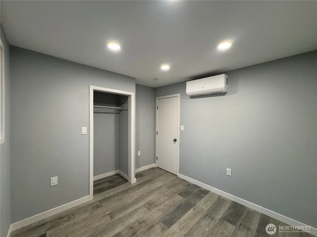 5523 S Leo Street Seattle WA 98178
