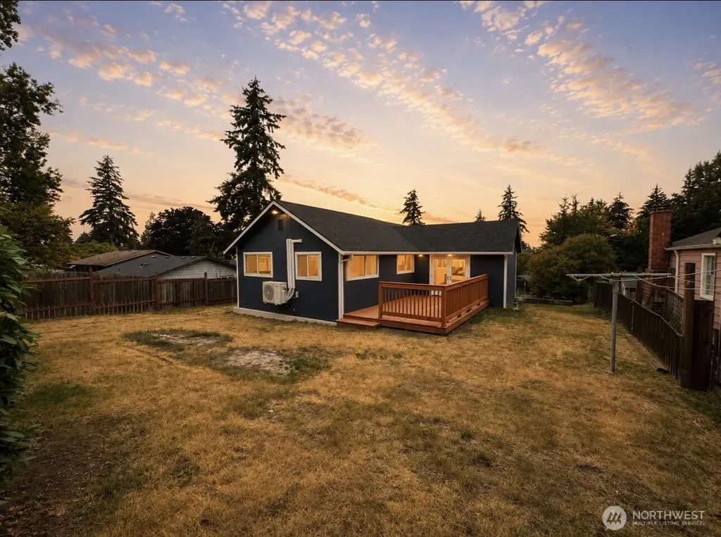 5523 S Leo Street Seattle WA 98178
