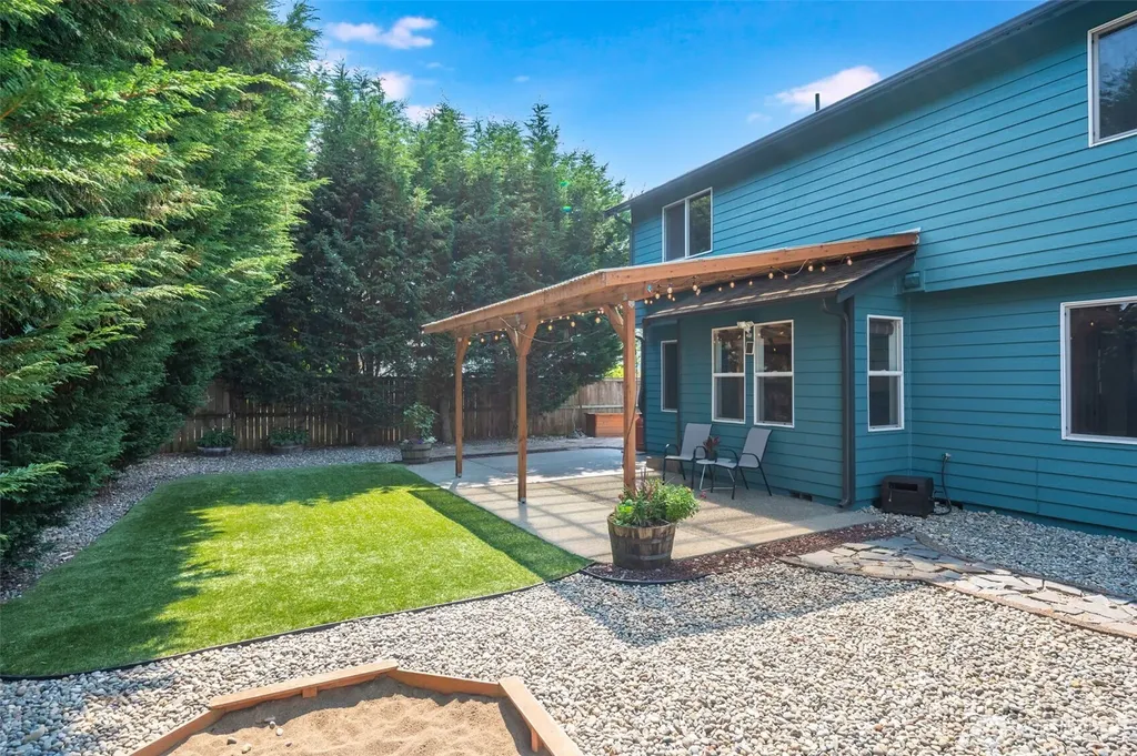 18811 103rd Avenue E Puyallup WA 98374