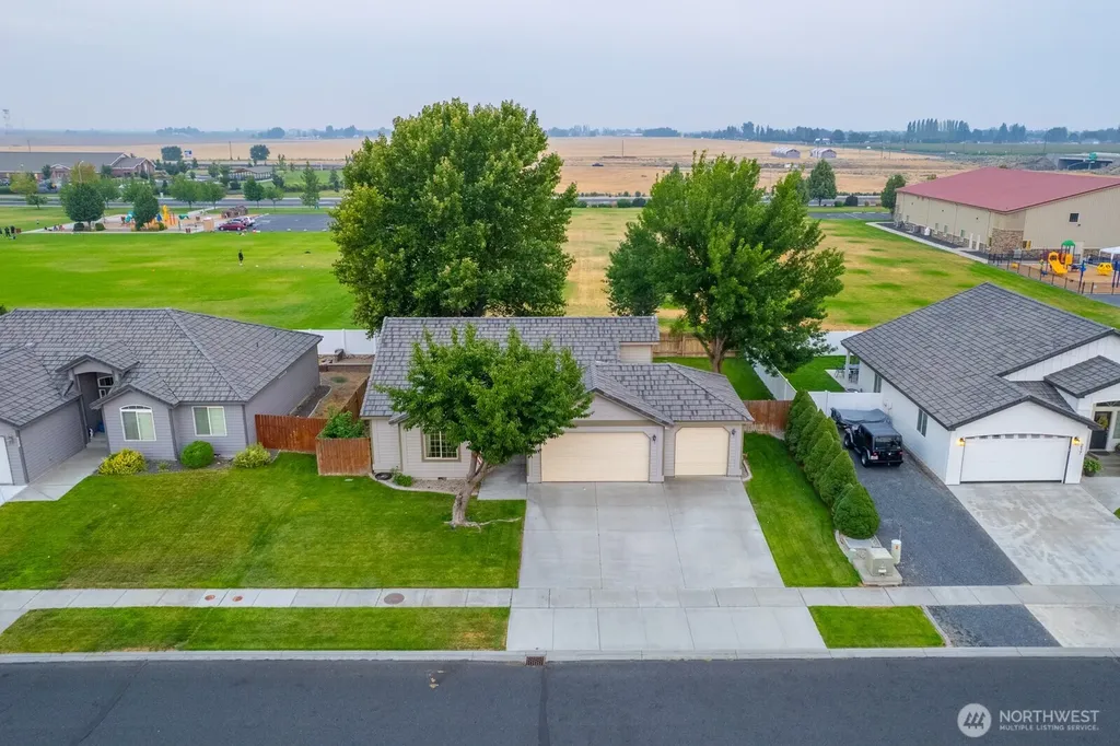 211 E Inglewood Drive Moses Lake WA 98837
