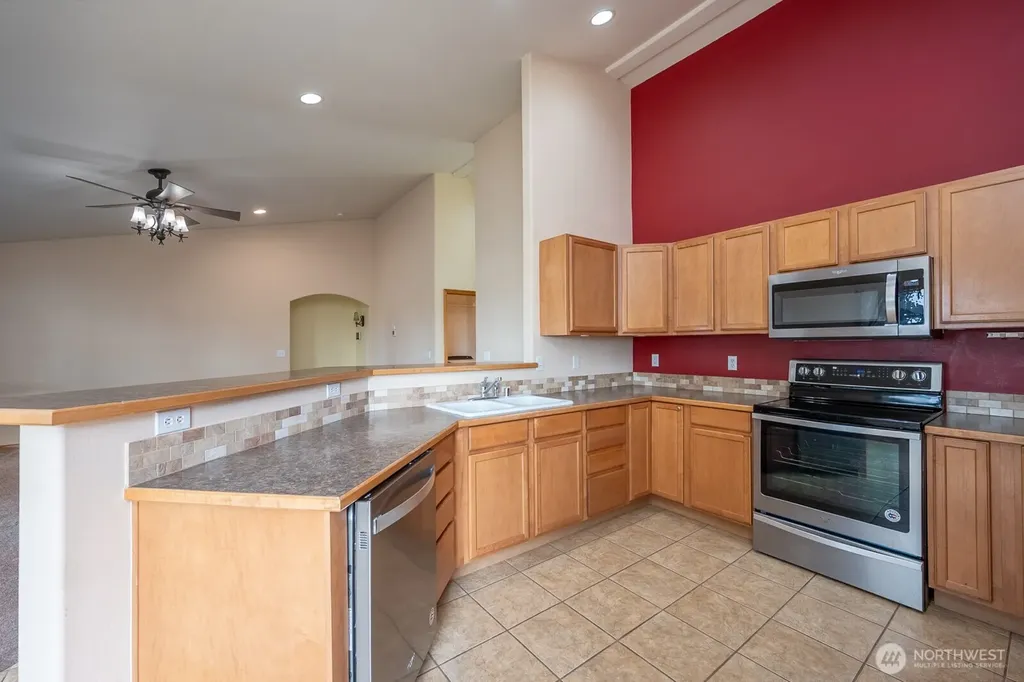 211 E Inglewood Drive Moses Lake WA 98837