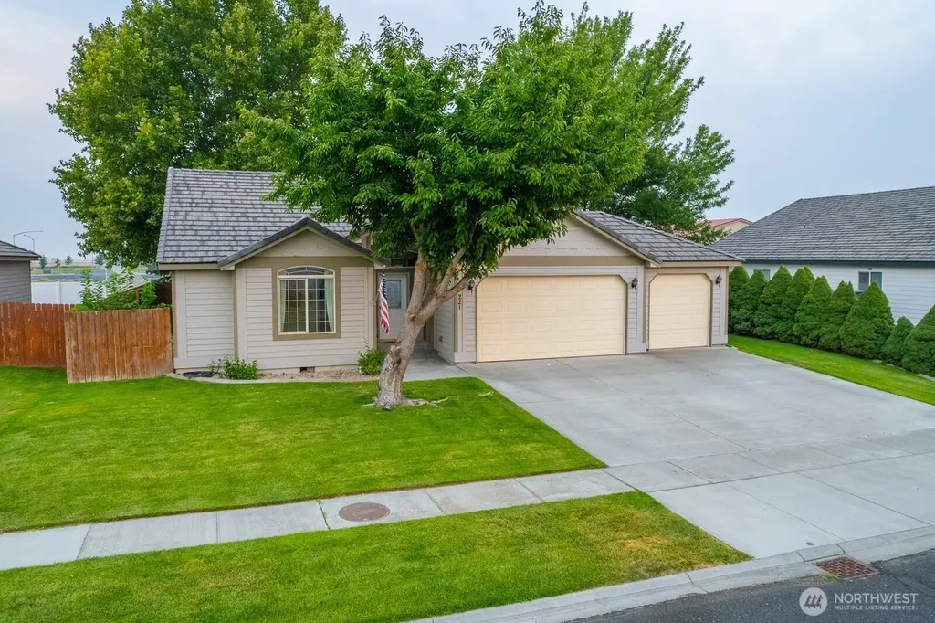 211 E Inglewood Drive Moses Lake WA 98837