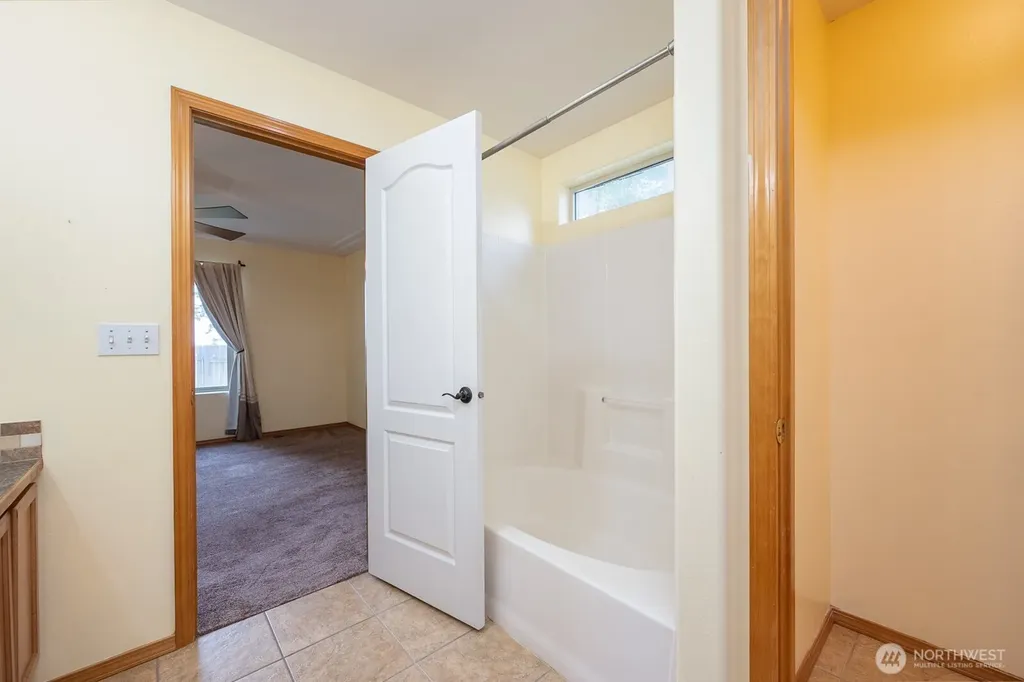 211 E Inglewood Drive Moses Lake WA 98837