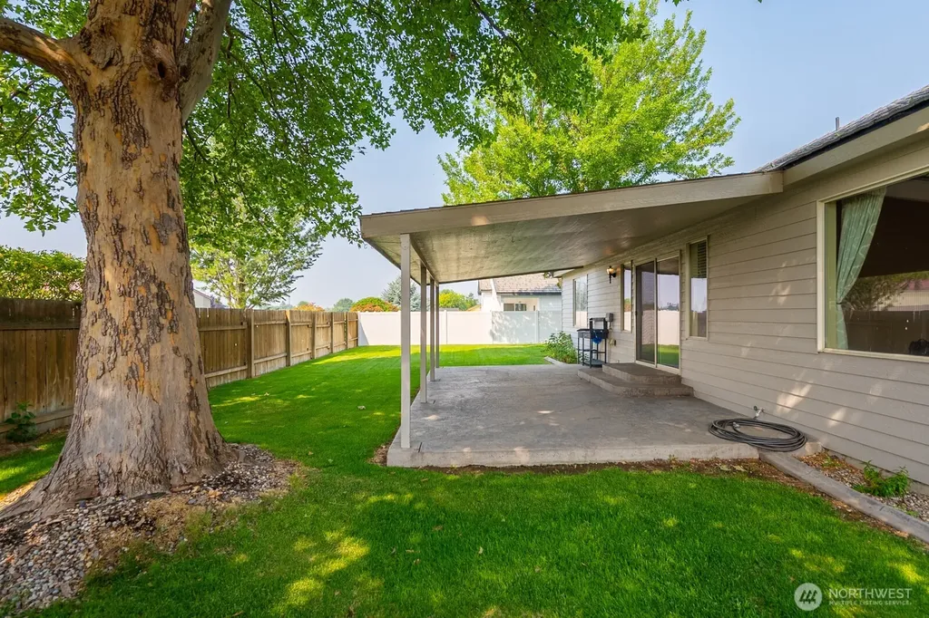 211 E Inglewood Drive Moses Lake WA 98837