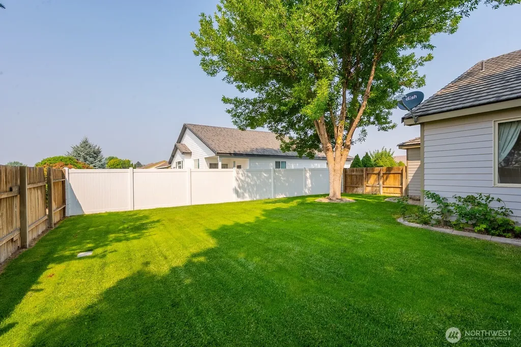 211 E Inglewood Drive Moses Lake WA 98837