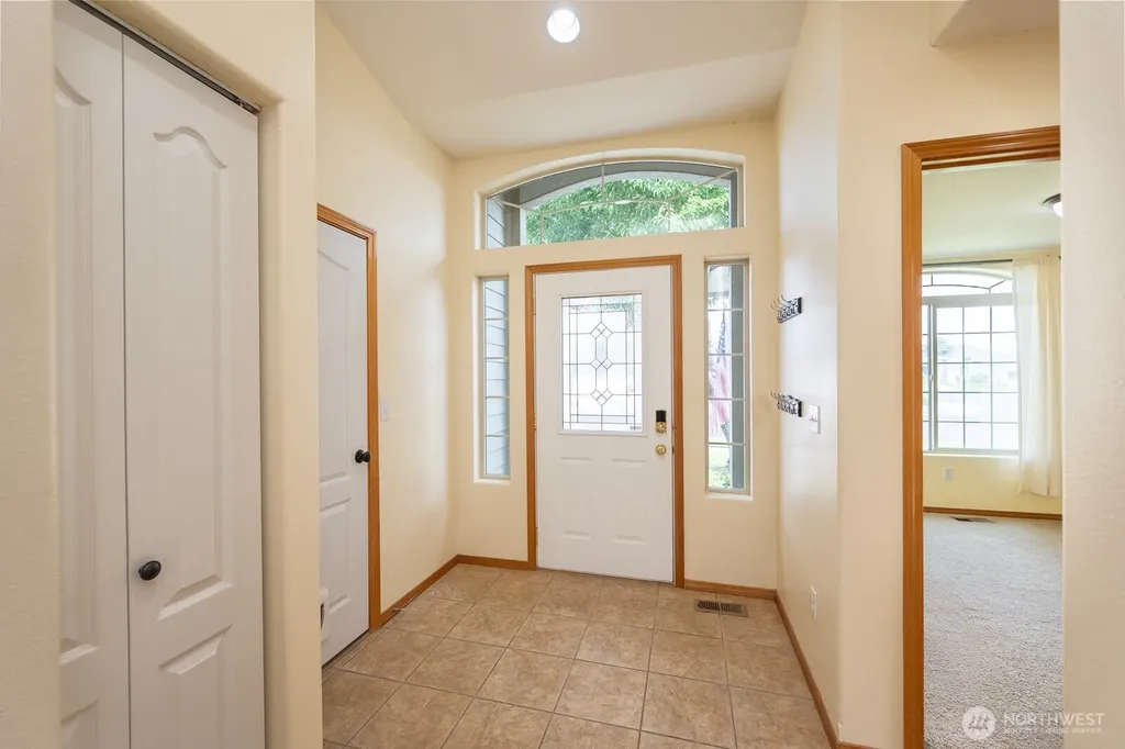 211 E Inglewood Drive Moses Lake WA 98837