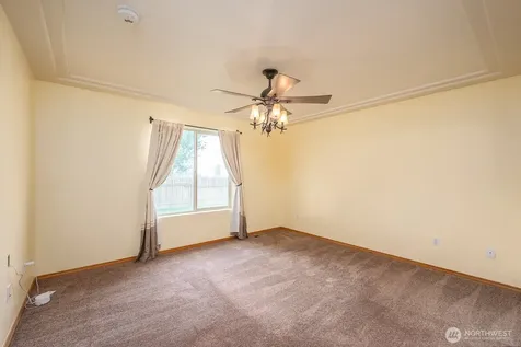 211 E Inglewood Drive Moses Lake WA 98837