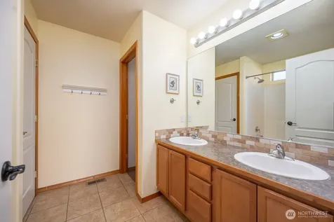 211 E Inglewood Drive Moses Lake WA 98837