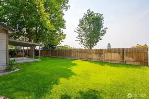 211 E Inglewood Drive Moses Lake WA 98837