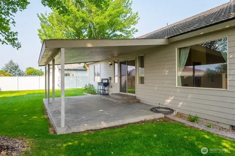 211 E Inglewood Drive Moses Lake WA 98837