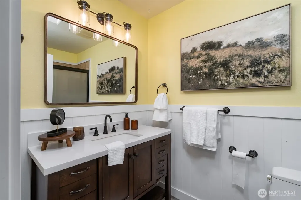 2033 Navy Lane Oak Harbor WA 98277