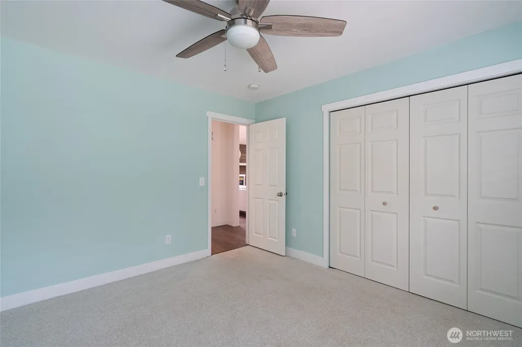2033 Navy Lane Oak Harbor WA 98277