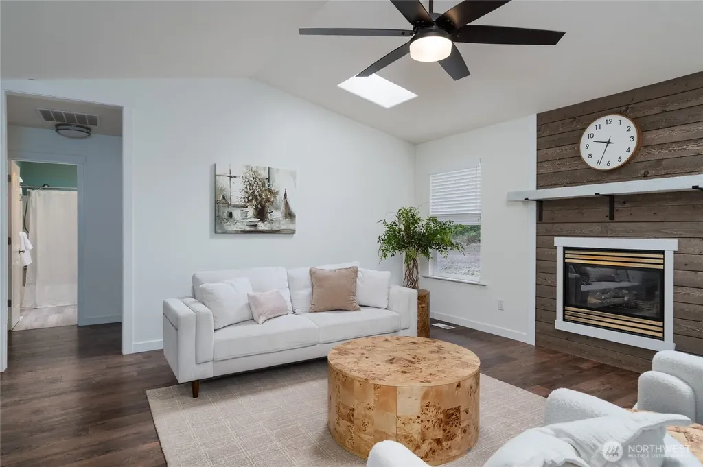 2033 Navy Lane Oak Harbor WA 98277