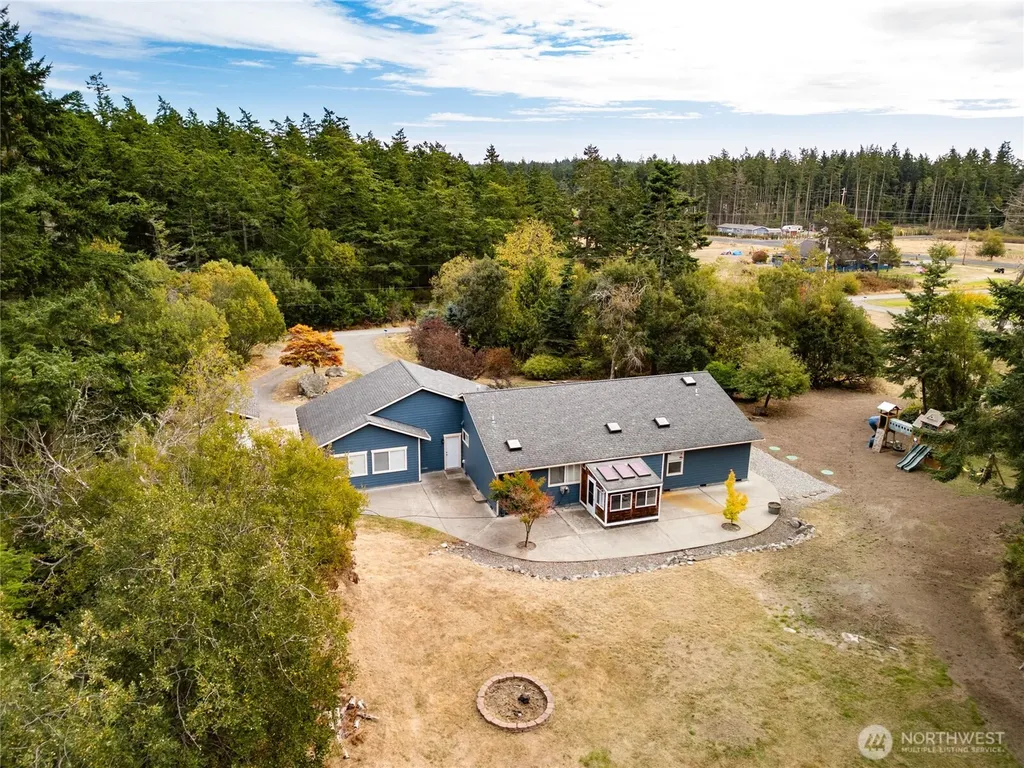 2033 Navy Lane Oak Harbor WA 98277