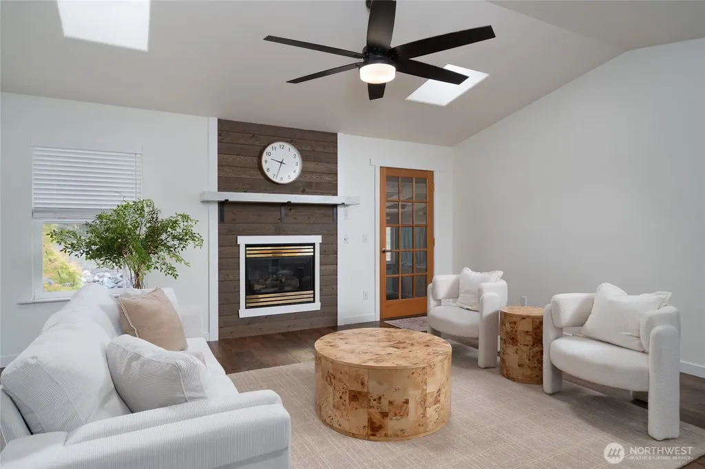 2033 Navy Lane Oak Harbor WA 98277