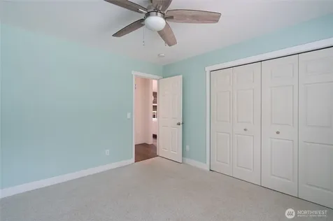 2033 Navy Lane Oak Harbor WA 98277