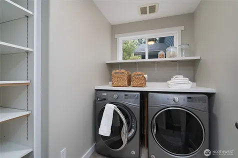 2033 Navy Lane Oak Harbor WA 98277