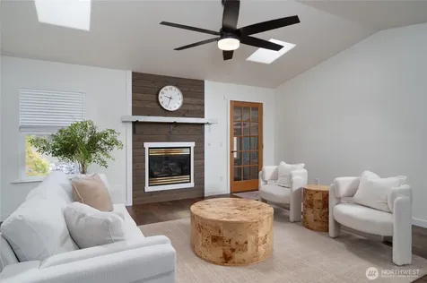 2033 Navy Lane Oak Harbor WA 98277