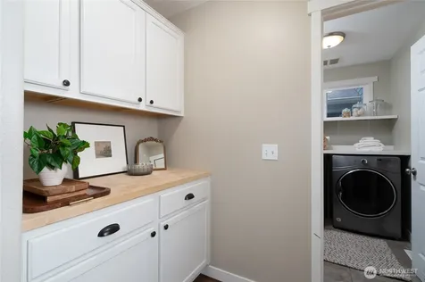 2033 Navy Lane Oak Harbor WA 98277