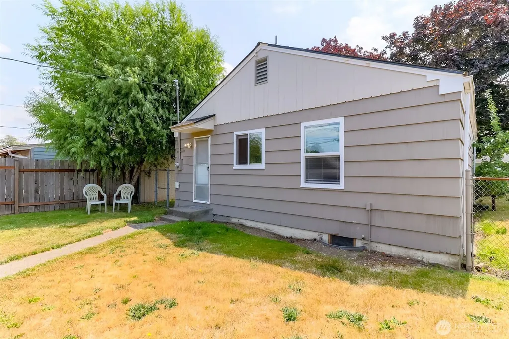 921 E 58th Street Tacoma WA 98404