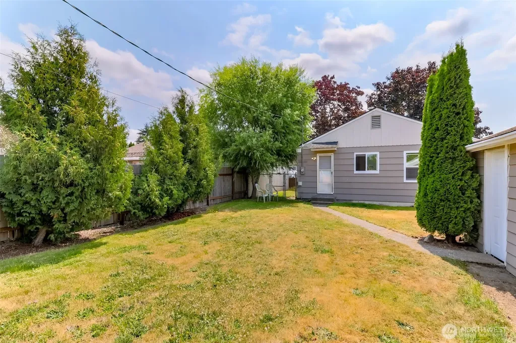 921 E 58th Street Tacoma WA 98404