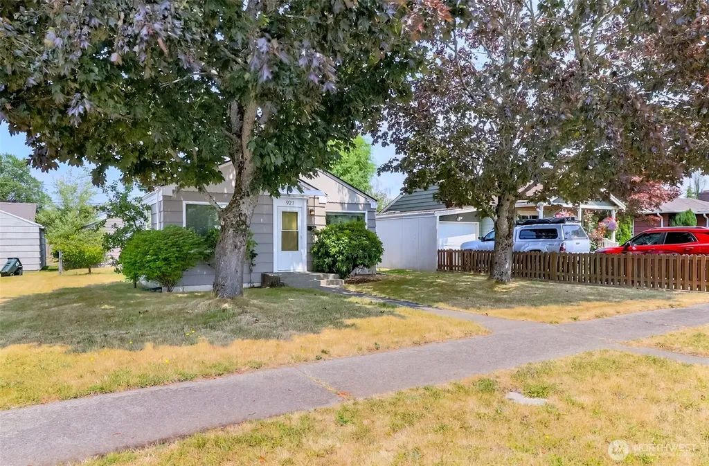 921 E 58th Street Tacoma WA 98404