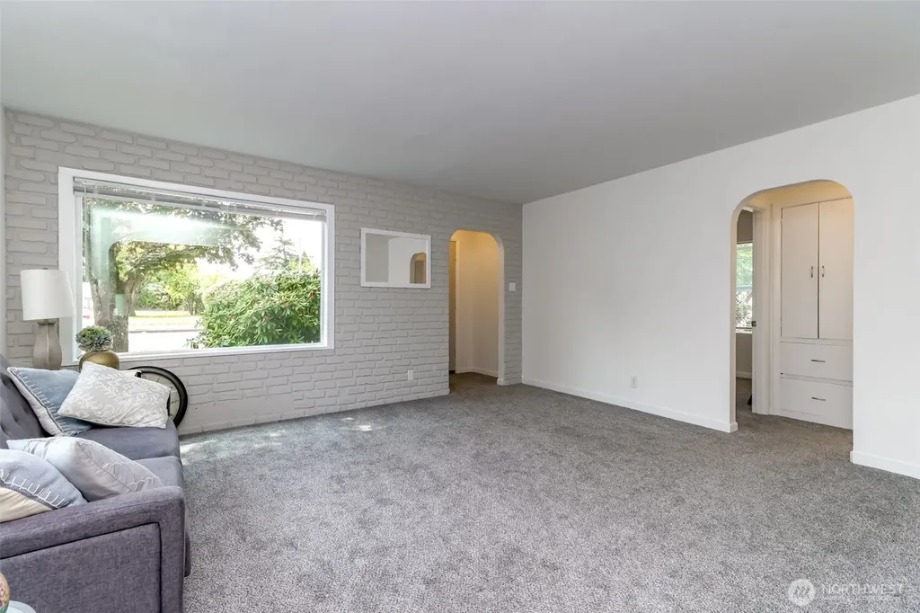 921 E 58th Street Tacoma WA 98404