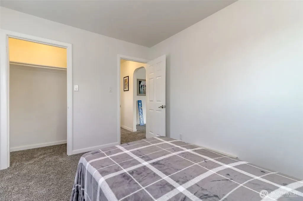 921 E 58th Street Tacoma WA 98404