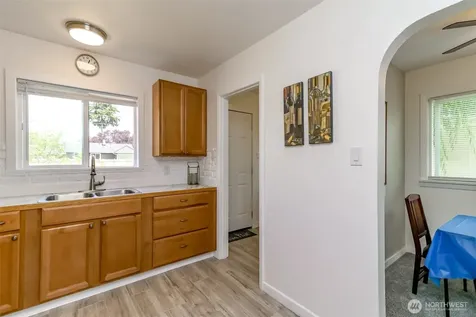 921 E 58th Street Tacoma WA 98404