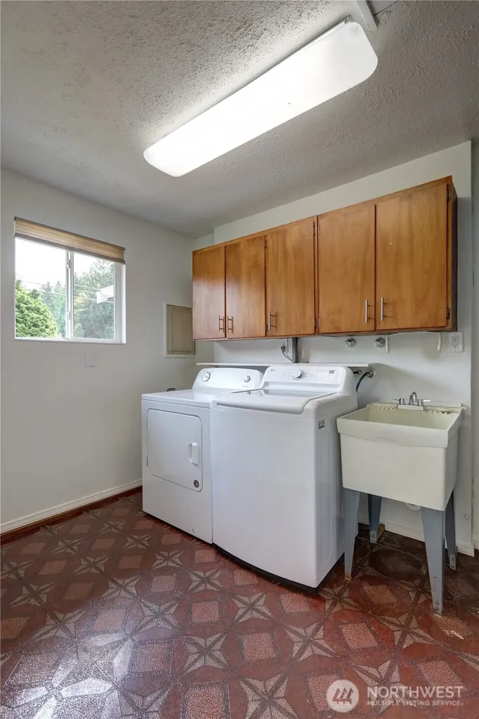 2327 148th Avenue SE Sammamish WA 98075