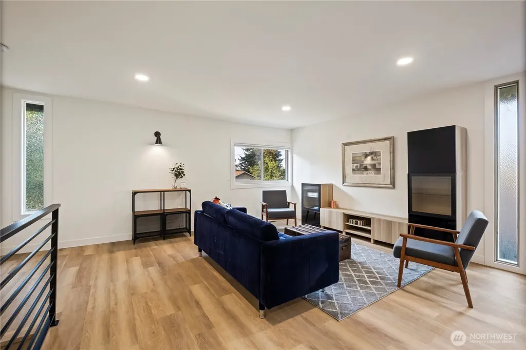 431 S 190th Street Burien WA 98148