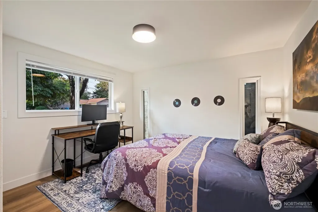 431 S 190th Street Burien WA 98148