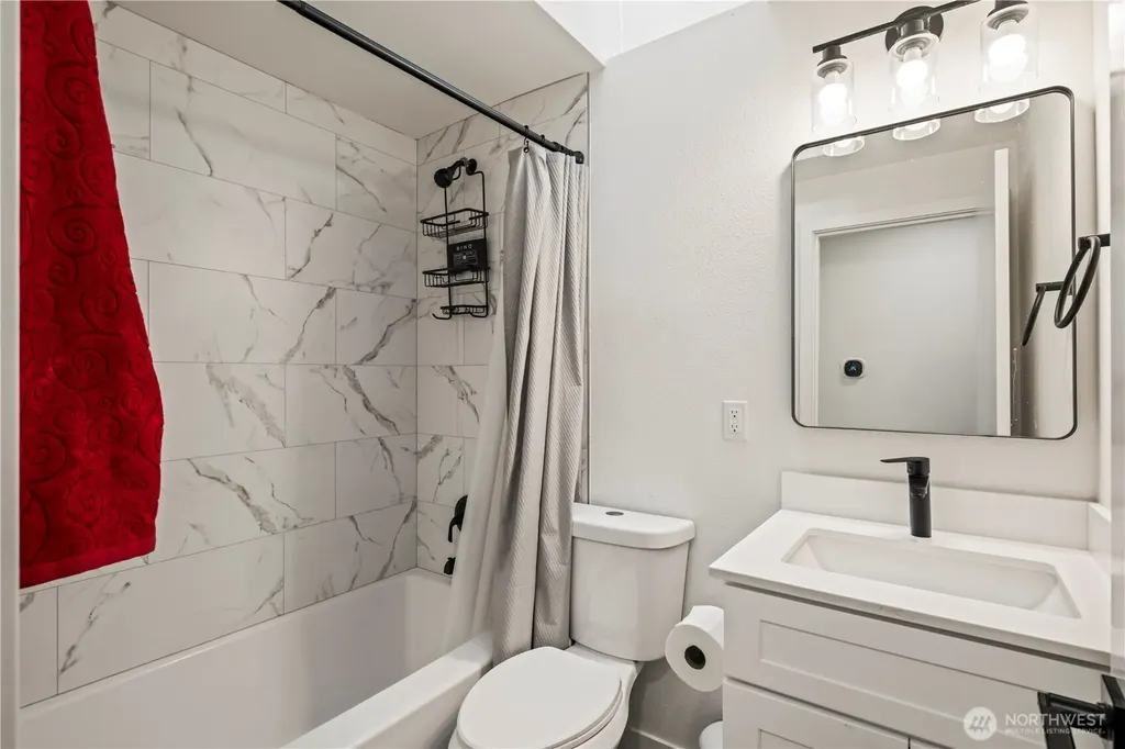 431 S 190th Street Burien WA 98148