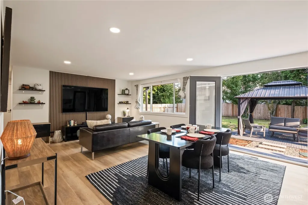 431 S 190th Street Burien WA 98148