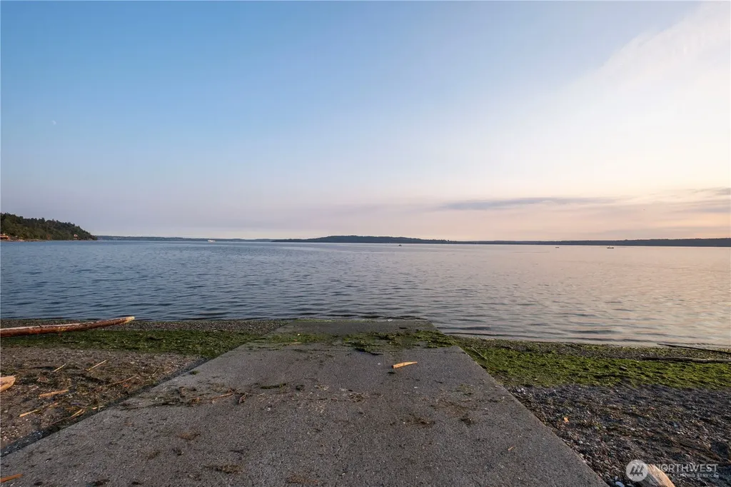 431 S 190th Street Burien WA 98148