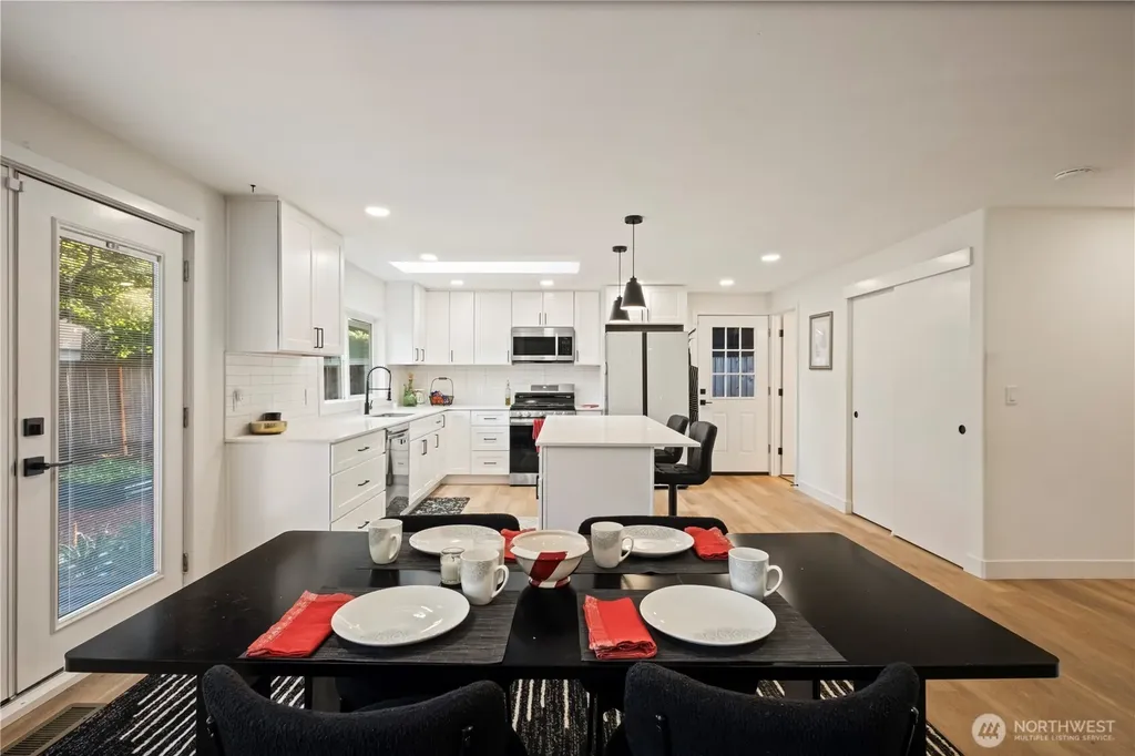 431 S 190th Street Burien WA 98148