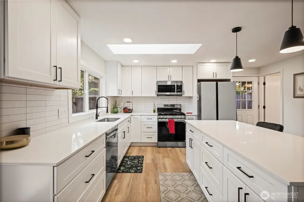 431 S 190th Street Burien WA 98148